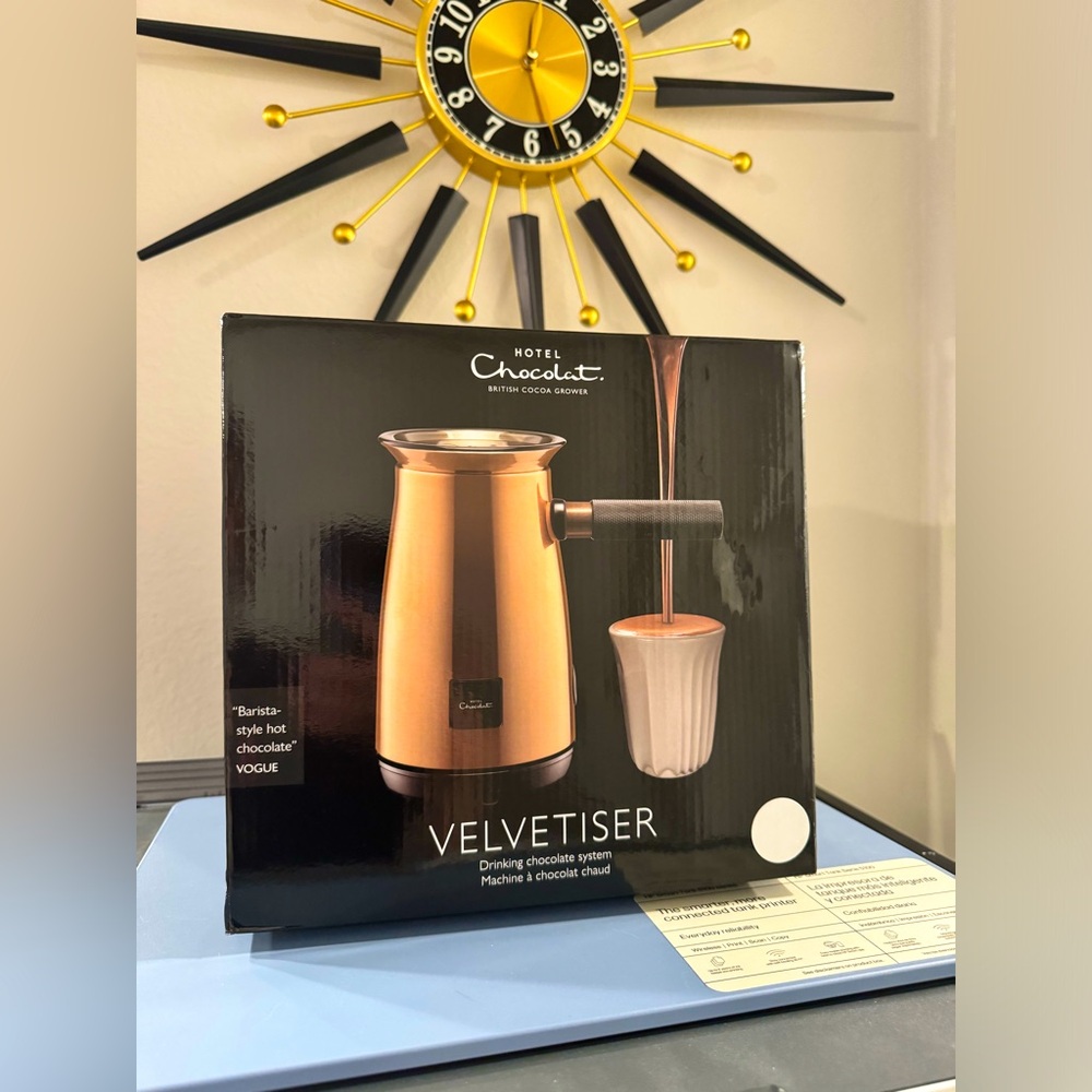 Brand NEW‼️‼️ HOTEL Chocolate VELVETISER
Drinking chocolate system (British)